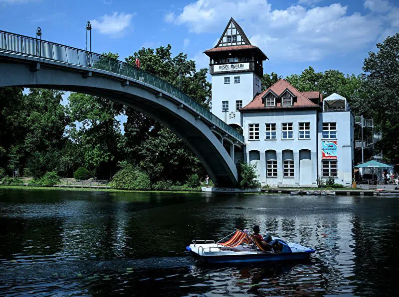 Insel der Jugend (Isola della Gioventù) e l'Abteibrücke, Berlino